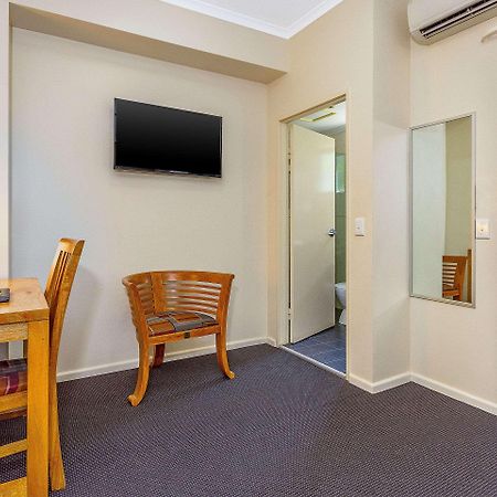 Quality Hotel Darwin Airport Exterior foto A typical studio apartment