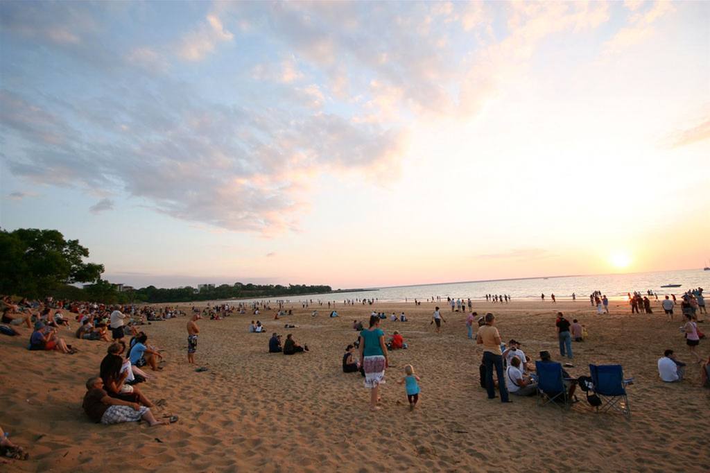Quality Hotel Darwin Airport Instalações foto Sunset at the beach