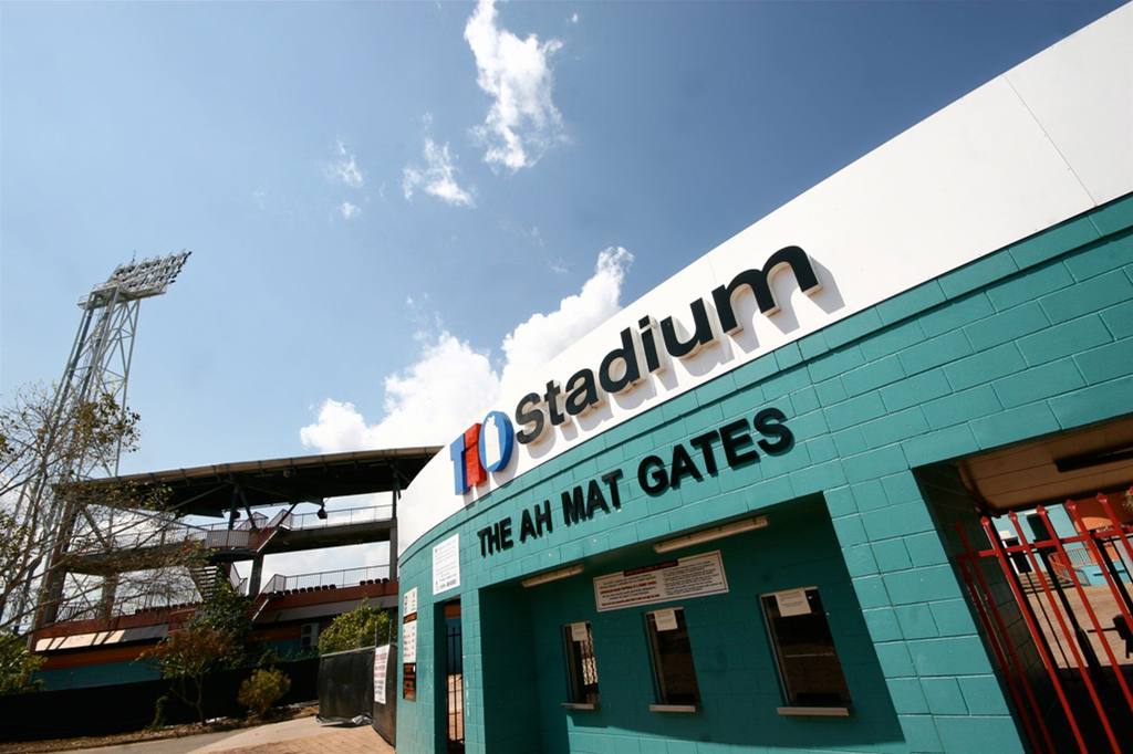 Quality Hotel Darwin Airport Instalações foto The Ah Ma gates at the Melbourne Cricket Ground
