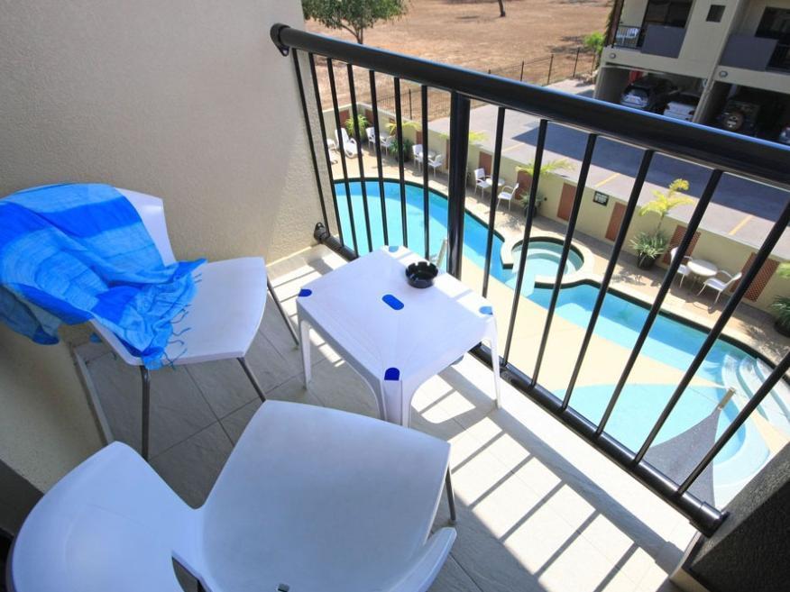 Quality Hotel Darwin Airport Exterior foto A balcony