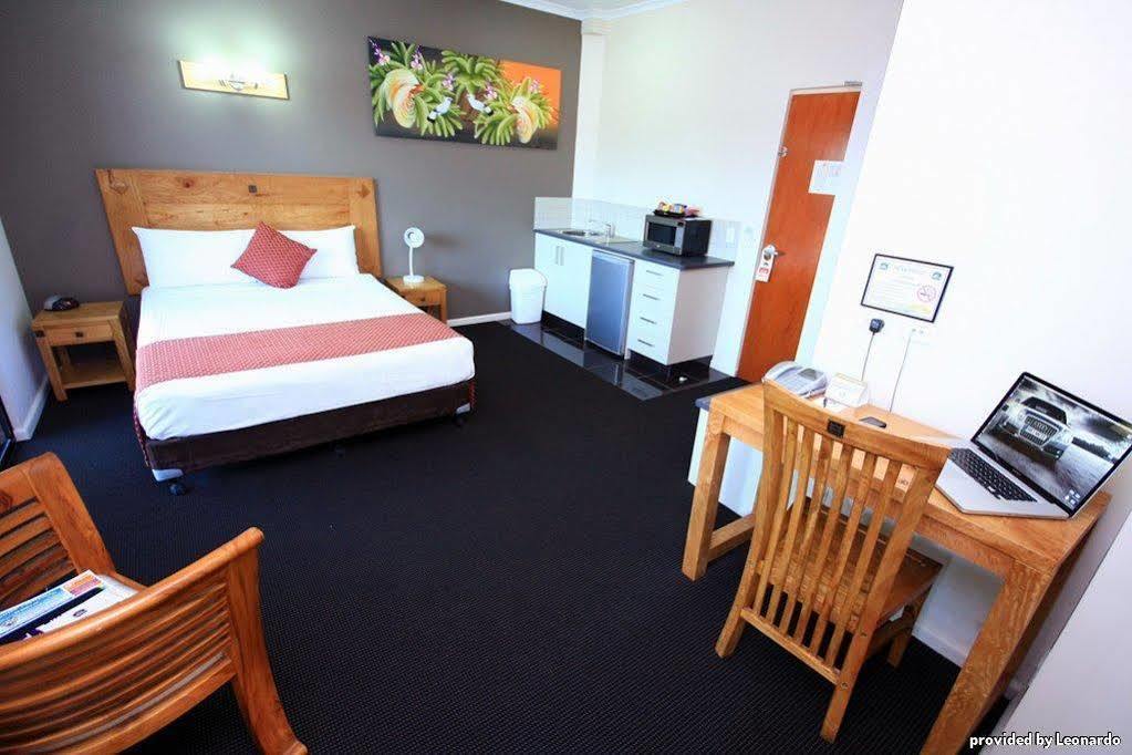 Quality Hotel Darwin Airport Exterior foto A studio apartment in Australia